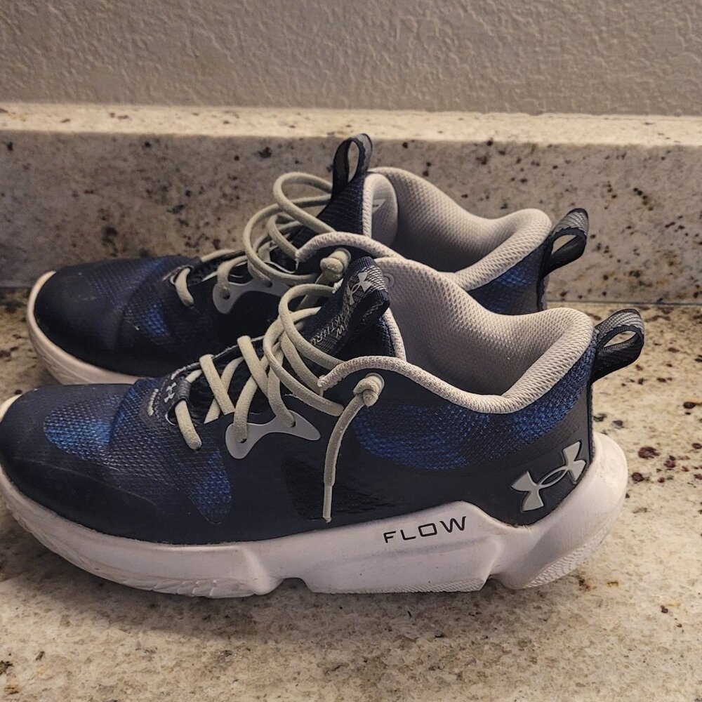 FREE SHIPPING Under Armour Women's Size 8.5 FLOW Shoes